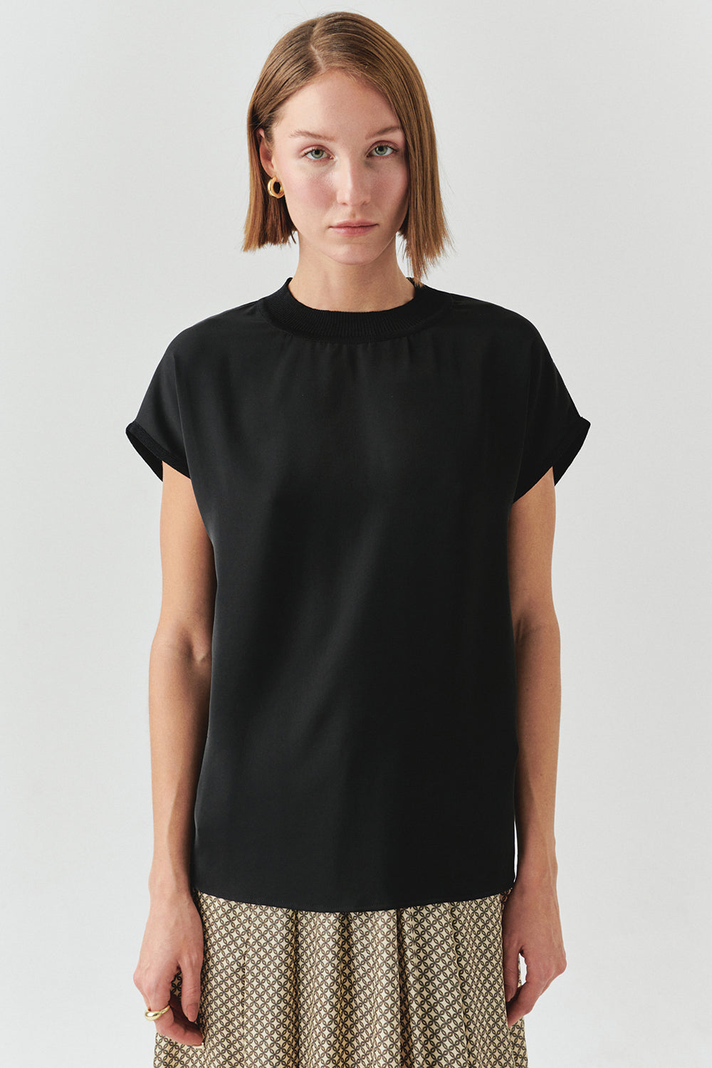 Exquise-Bisiklet Yaka Düşük Kol Triko Garnili Regular Siyah Bluz-BLUZ-1-Milagron.com