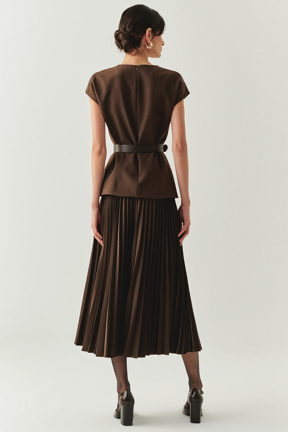 Exquise-Bisiklet Yaka Kemerli Plisoley Slim Fit Midi Kahve Elbise-ELBİSE-3-Milagron.com