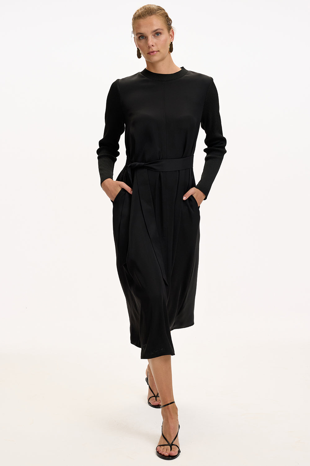 Exquise-Bisiklet Yaka Uzun Kollu Kuşaklı Regular Siyah Midi Elbise-ELBİSE-1-Milagron.com