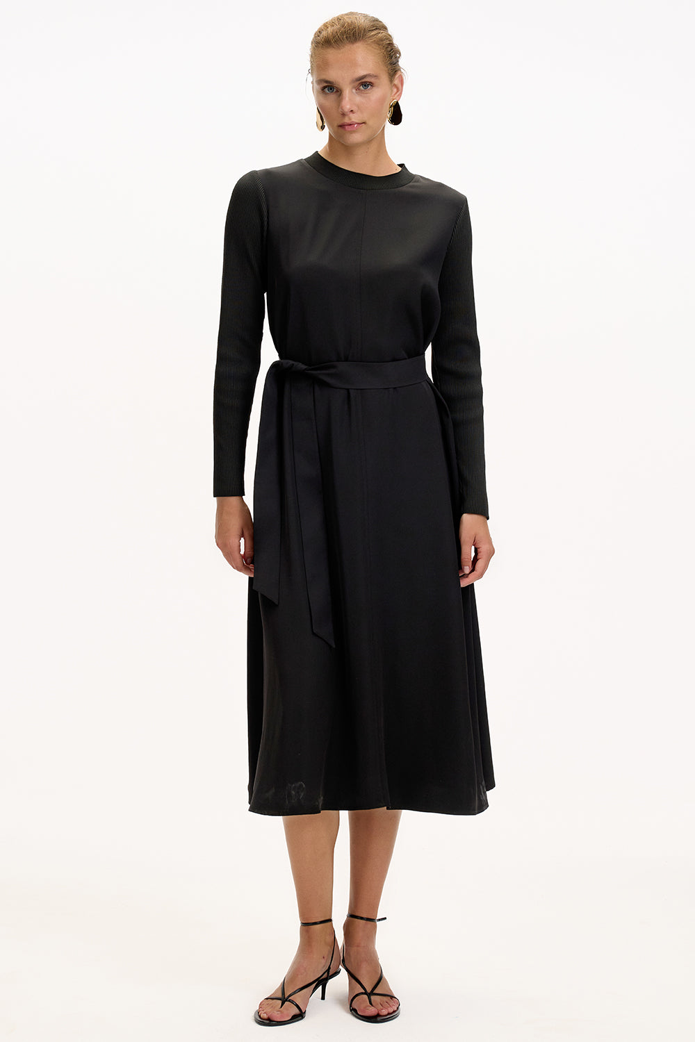Exquise-Bisiklet Yaka Uzun Kollu Kuşaklı Regular Siyah Midi Elbise-ELBİSE-7-Milagron.com