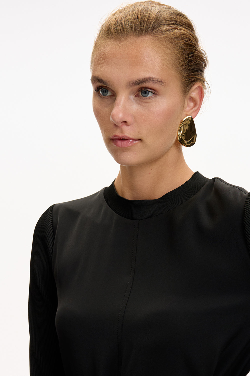 Exquise-Bisiklet Yaka Uzun Kollu Kuşaklı Regular Siyah Midi Elbise-ELBİSE-8-Milagron.com