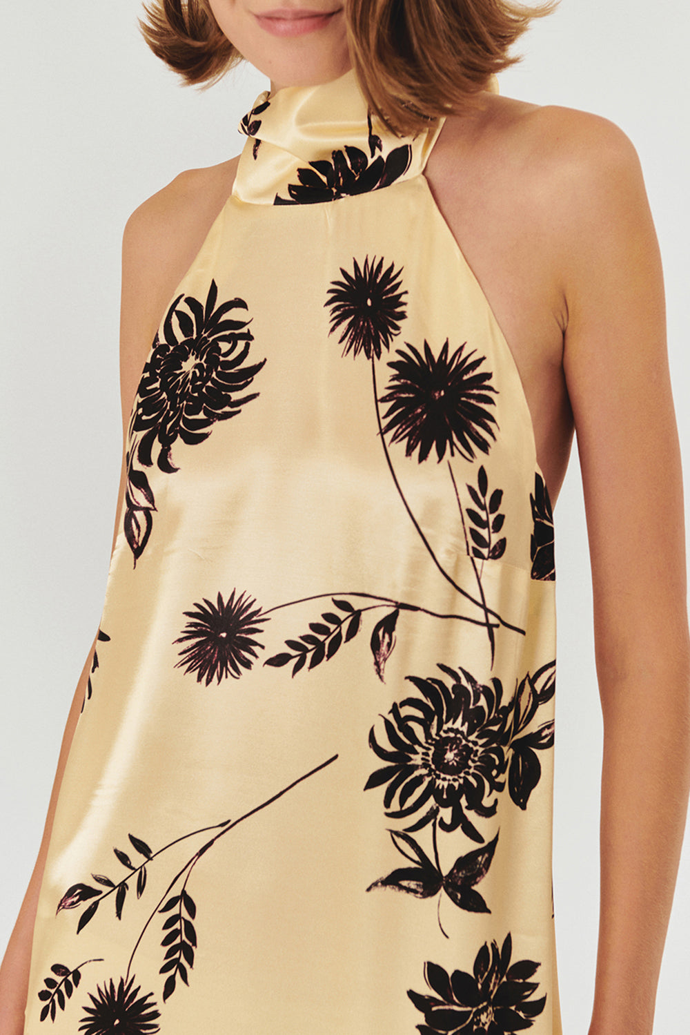 Exquise-Boyundan Bağlamalı çiçek Desenli Floş Kumaş Maxi Boy Elbise-ELBİSE-5-Milagron.com