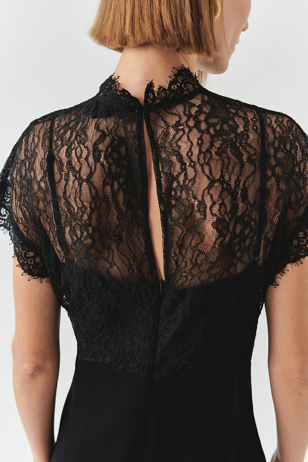 Exquise-Dantel Detaylı Kısa Kollu Regular Saten Midi Siyah Elbise-ELBİSE-5-Milagron.com