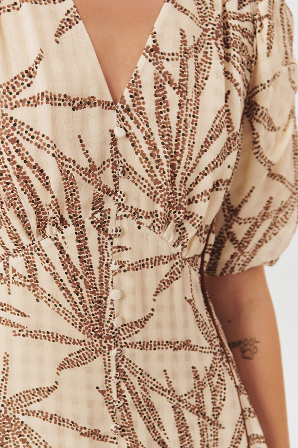 Exquise-Desenli Balon Kol V Yaka Düğmeli Regular Midi Rayon şifon Elbise-ELBİSE-5-Milagron.com