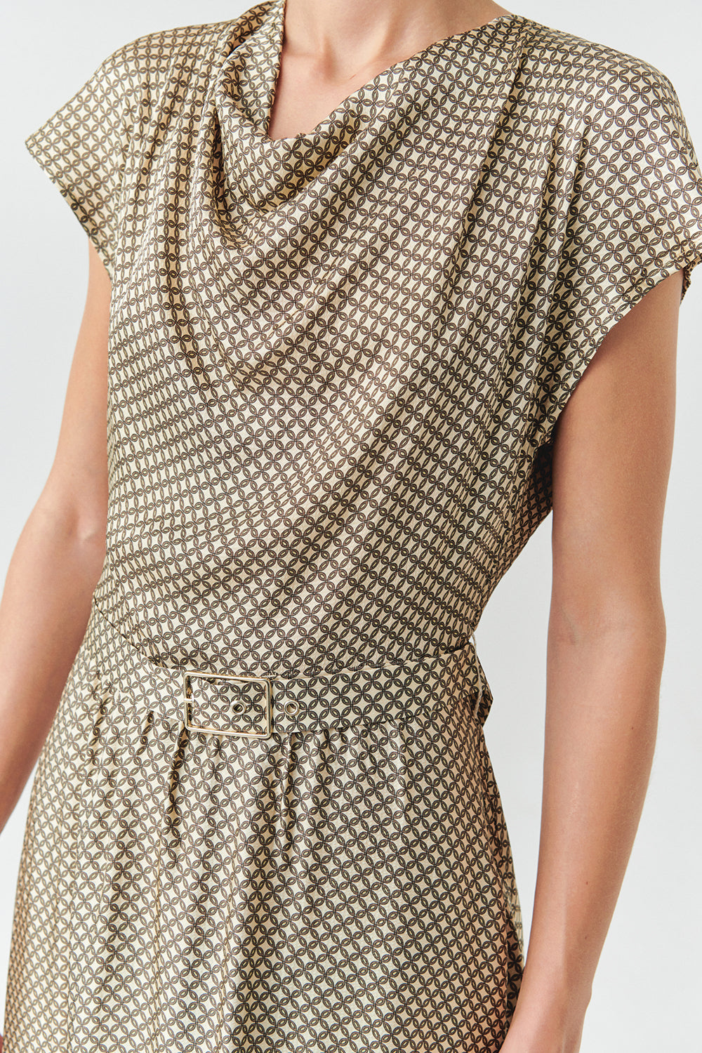 Exquise-Desenli Degaje Yaka Kemerli Kolsuz Slim Fit Midi Elbise-ELBİSE-4-Milagron.com