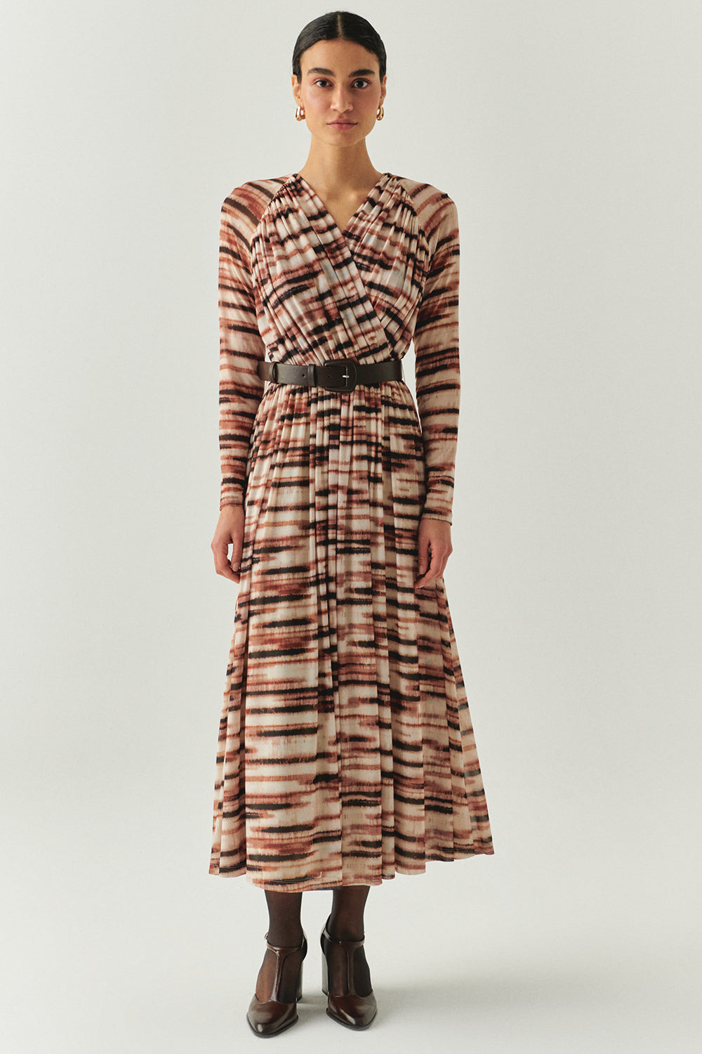 Exquise-Desenli Kemerli Kruvaze Yaka Slim Fit Midi Astarlı Tül Elbise-ELBİSE-2-Milagron.com