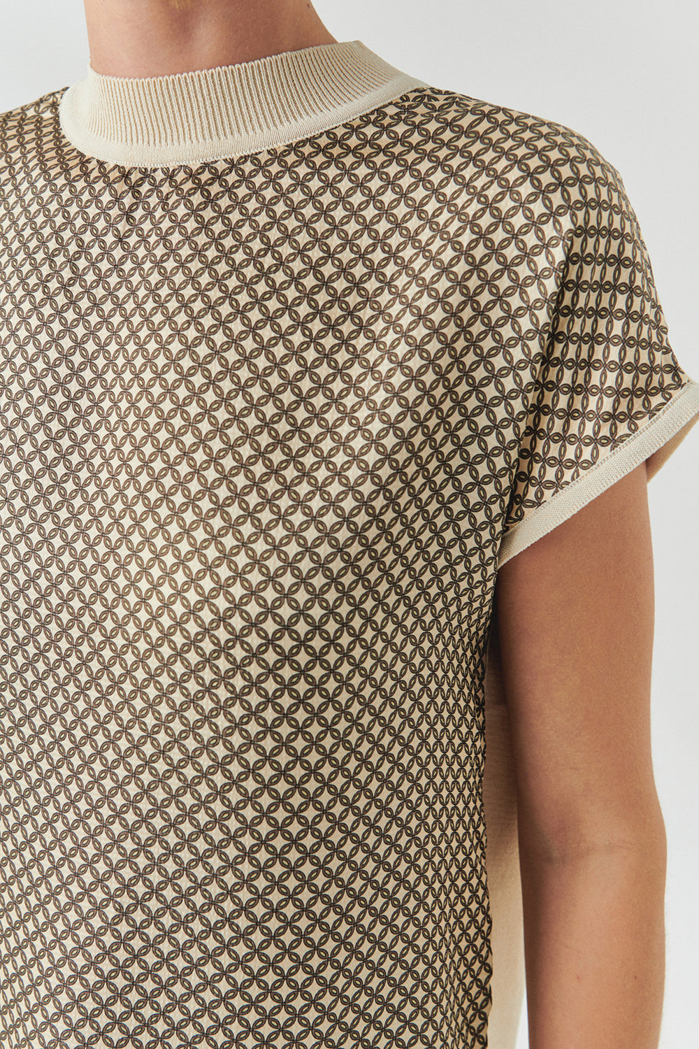 Exquise-Desenli Triko Garnili Kısa Kollu Bisiklet Yaka Regular Bluz-BLUZ-4-Milagron.com