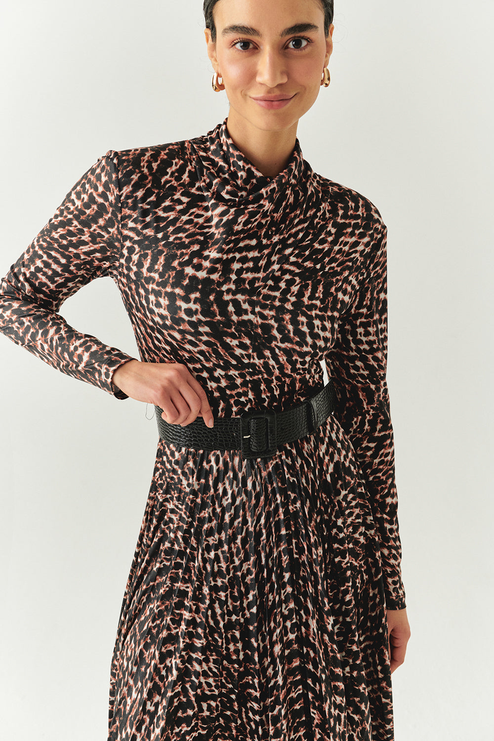 Exquise-Desenli Uzun Kollu Kemerli Slim Fit Pliseli Midi Elbise-ELBİSE-4-Milagron.com