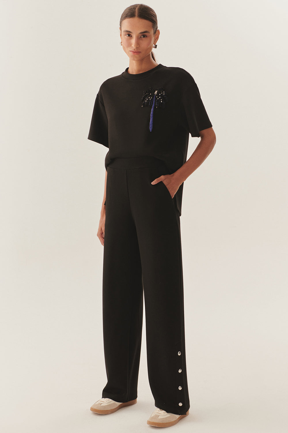 Exquise-Düğme Detaylı Rahat Kesim Siyah örme Pantolon-Pantolon-1-Milagron.com