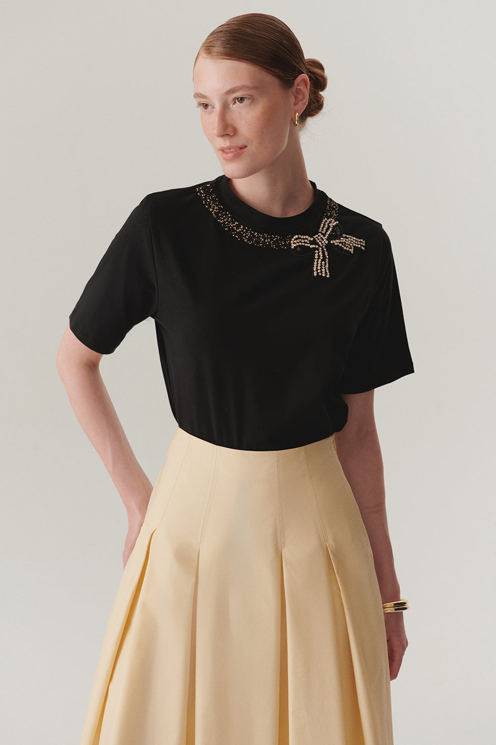 Exquise-Fiyonk İşlemesi Detaylı Bisiklet Yaka Pamuklu Regular Tişört-T-Shirts-9-Milagron.com