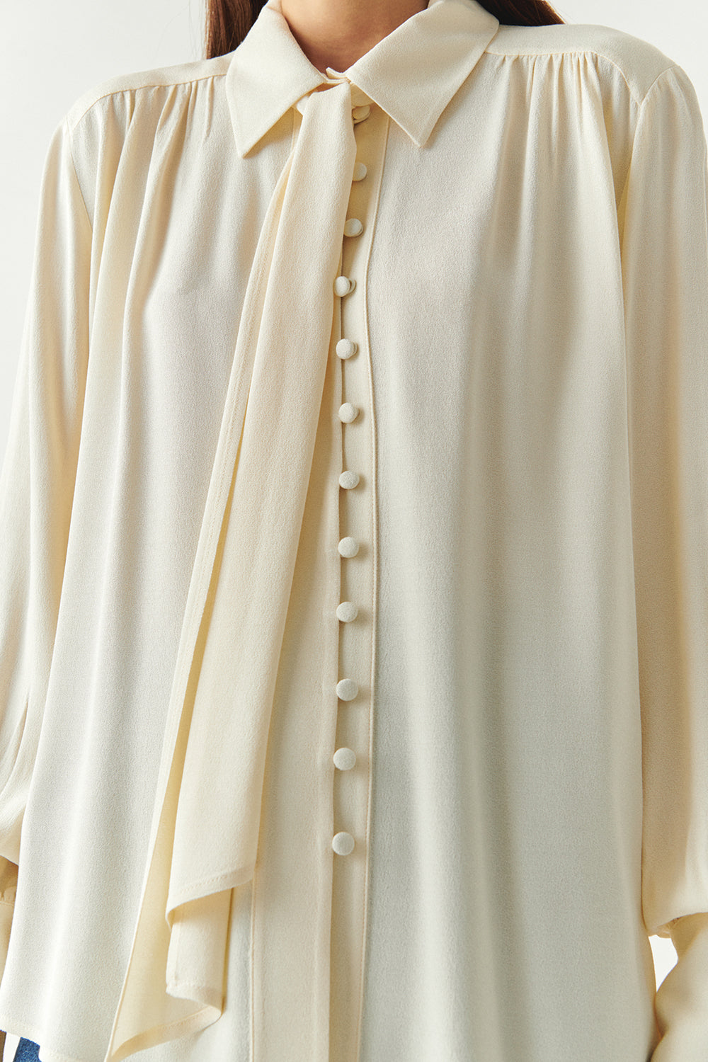 Exquise-Fular Detaylı Düğmeli Regular Uzun Kollu Viskon Ekru Gömlek-GÖMLEK-5-Milagron.com