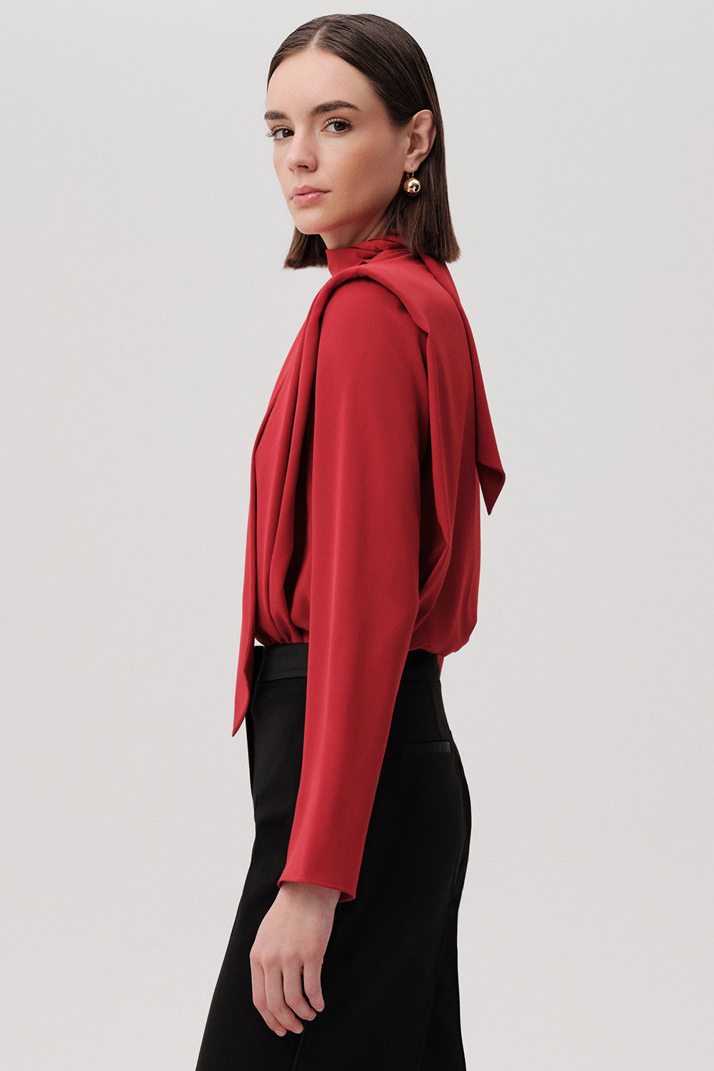 Exquise-Fular Yaka Drapeli Regular Uzun Kollu Kırmızı Bluz-BLUZ-7-Milagron.com