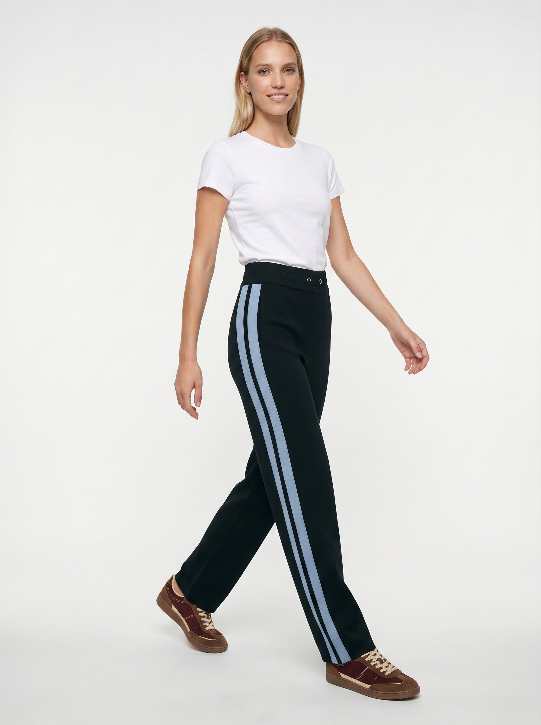 Geniş Paça Yanları Denim Şeritli Regular Örme Pantolon