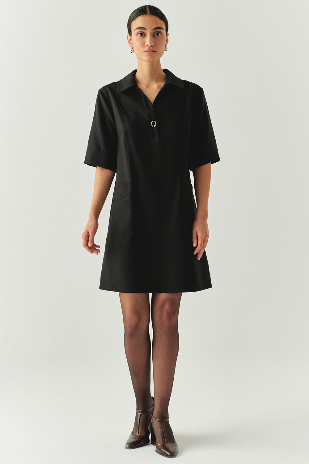 Exquise-Gömlek Yaka Kısa Kollu Oversize Cepli Siyah Mini Elbise-ELBİSE-1-Milagron.com