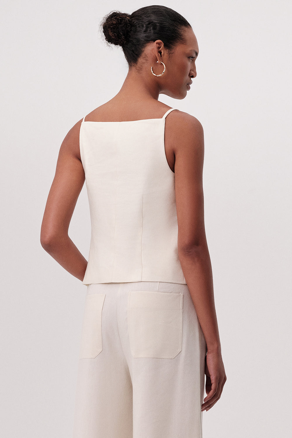 İnce Askılı Düğmeli Kolsuz Regular Krem Bluz