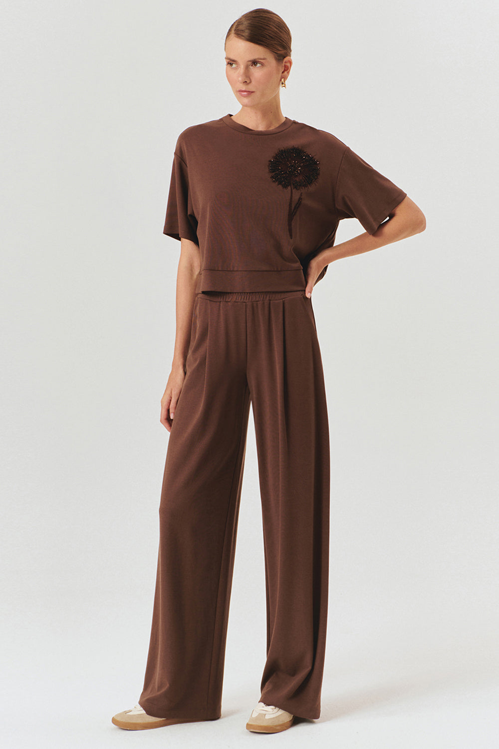 Exquise-İşleme Detaylı Kahverengi Crop Modal Karışımlı örme Tişört-T-Shirts-2-Milagron.com