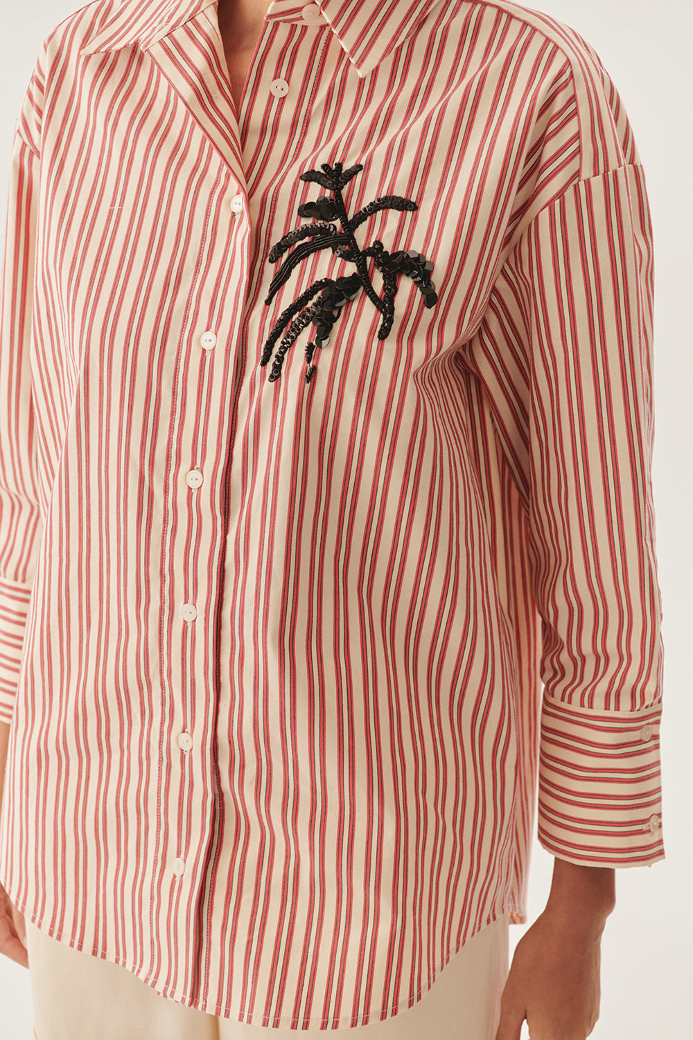 Exquise-İşleme Detaylı Kırmızı çizgili Regular Gömlek-Gömlek-3-Milagron.com