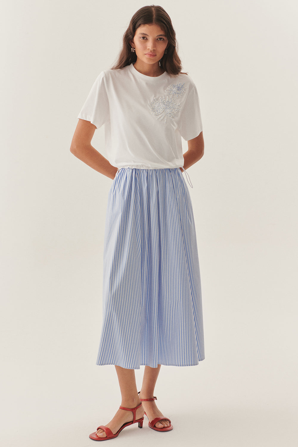 Exquise-İşleme Detaylı Kısa Kollu Bisiklet Yaka Regular Midi Elbise-ELBİSE-2-Milagron.com