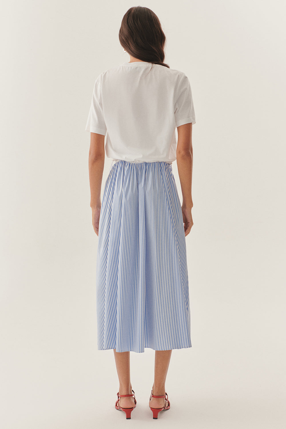 Exquise-İşleme Detaylı Kısa Kollu Bisiklet Yaka Regular Midi Elbise-ELBİSE-3-Milagron.com