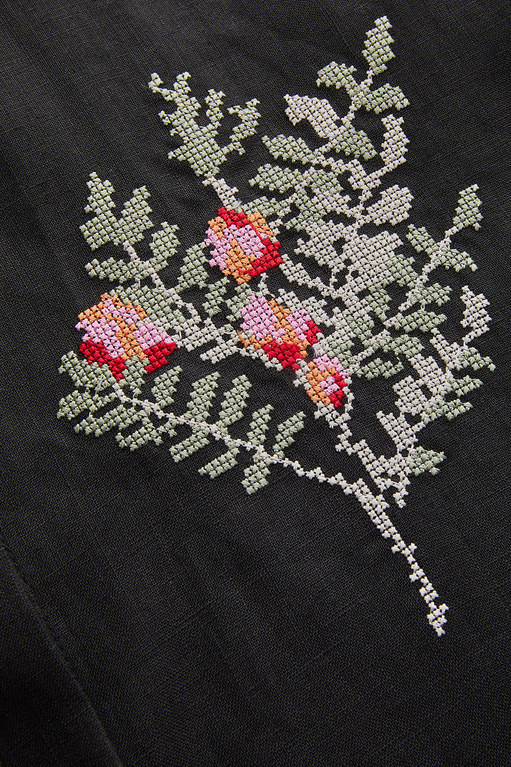 Exquise-İşleme Detaylı Rahat Kalıp Saf Keten Siyah Gömlek-Gömlek-6-Milagron.com