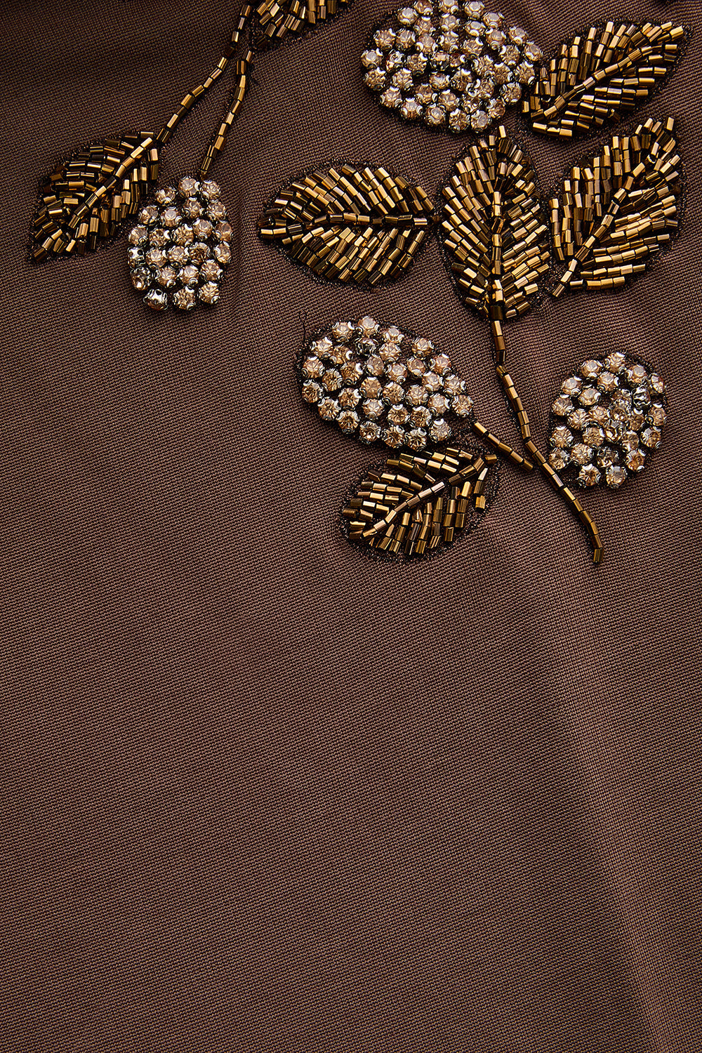 Exquise-İşleme Detaylı V Yaka Kahverengi Regular Modal Karışımlı örme Tişört-T-Shirts-6-Milagron.com