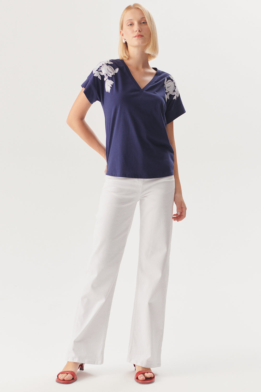 Exquise-İşleme Detaylı V Yaka Lacivert Pamuklu Regular örme Tişört-T-Shirts-2-Milagron.com