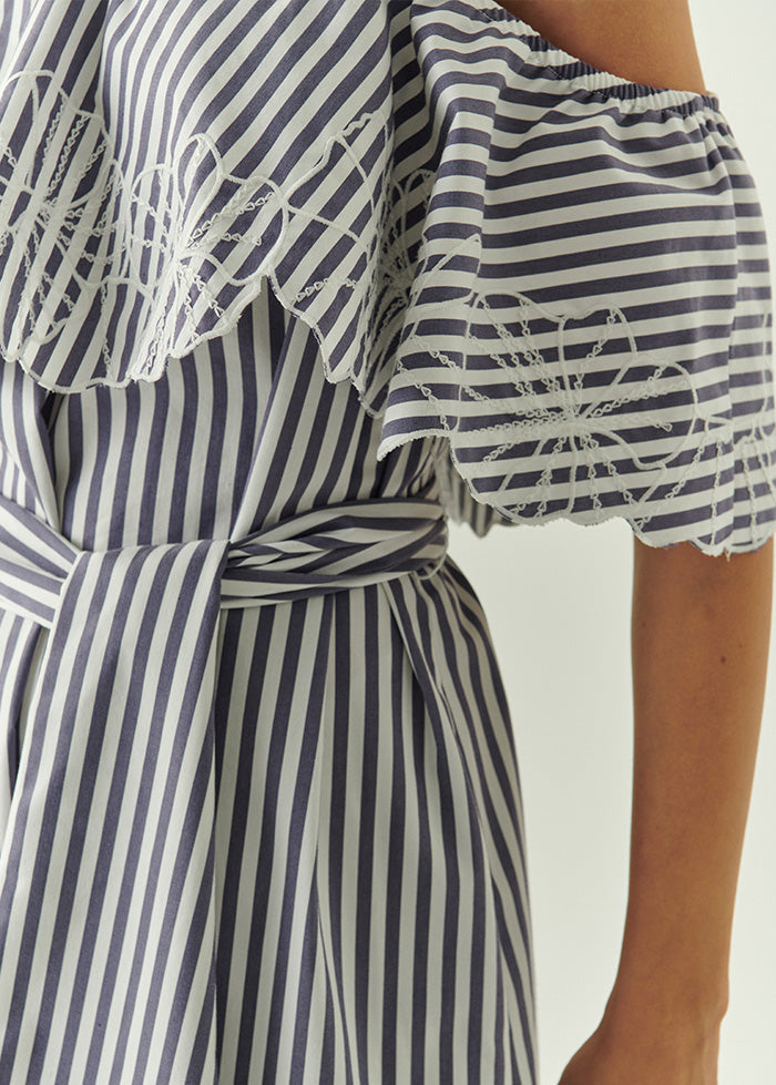 Exquise-İşleme Detaylı çizgili Omzu Açık Fırfırlı Midi Elbise-ELBİSE-3-Milagron.com