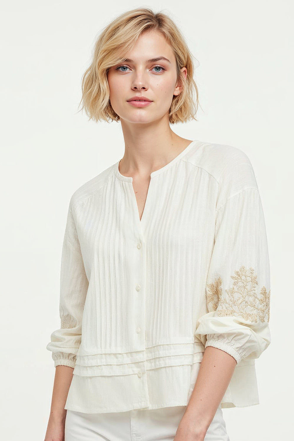 İŞlemeli Düğmeli V Yaka Regular Uzun Kollu Gömlek