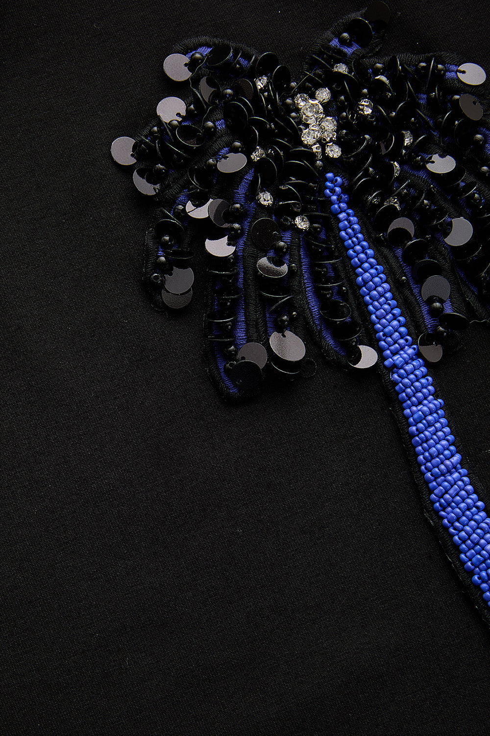 Exquise-İşlemeli Siyah Rahat Kesim Bisiklet Yaka Regular örme Tişört-T-Shirts-6-Milagron.com