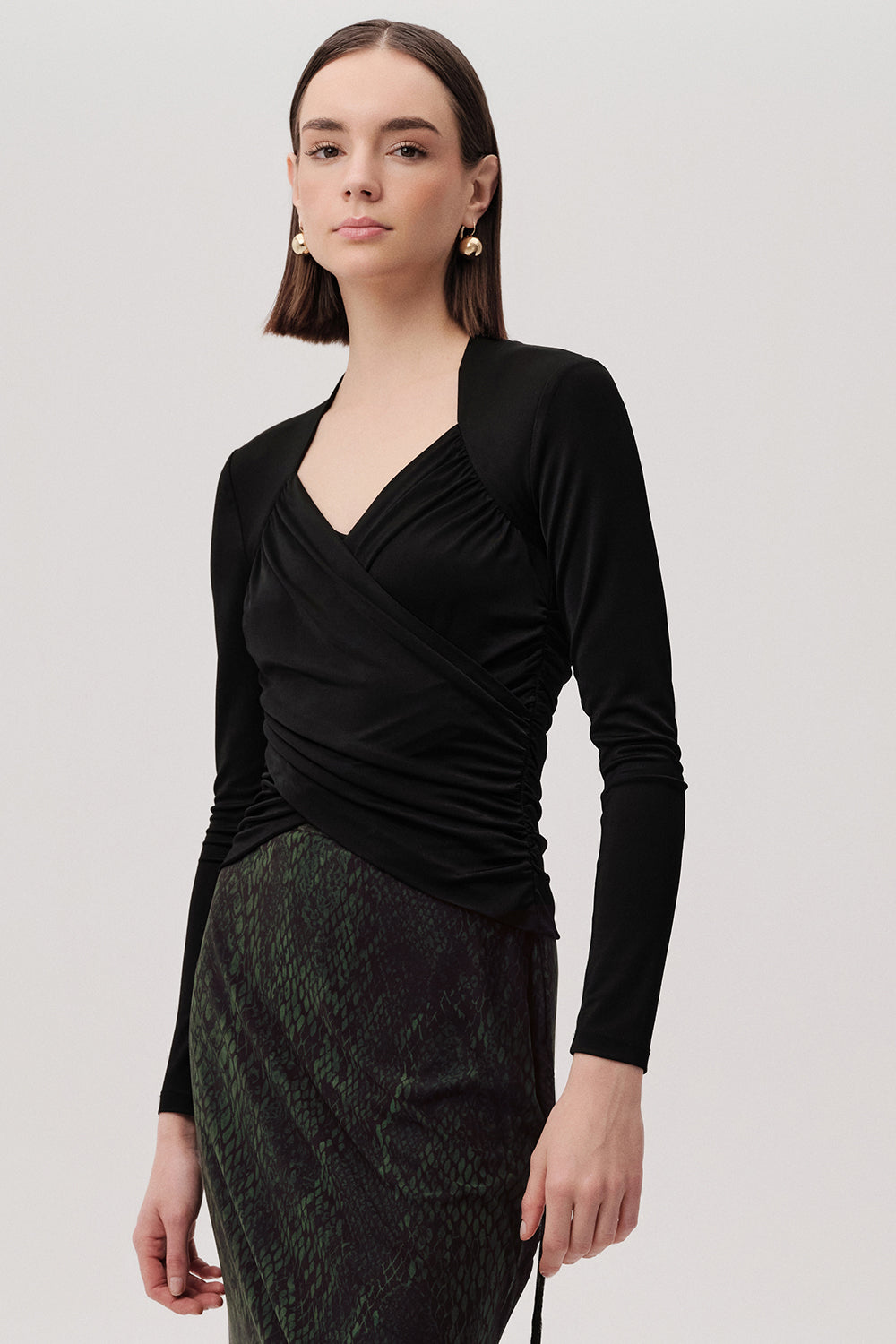 Exquise-Kruvaze Yaka Drapeli Uzun Kollu Slim Fit örme Siyah Bluz-BLUZ-2-Milagron.com