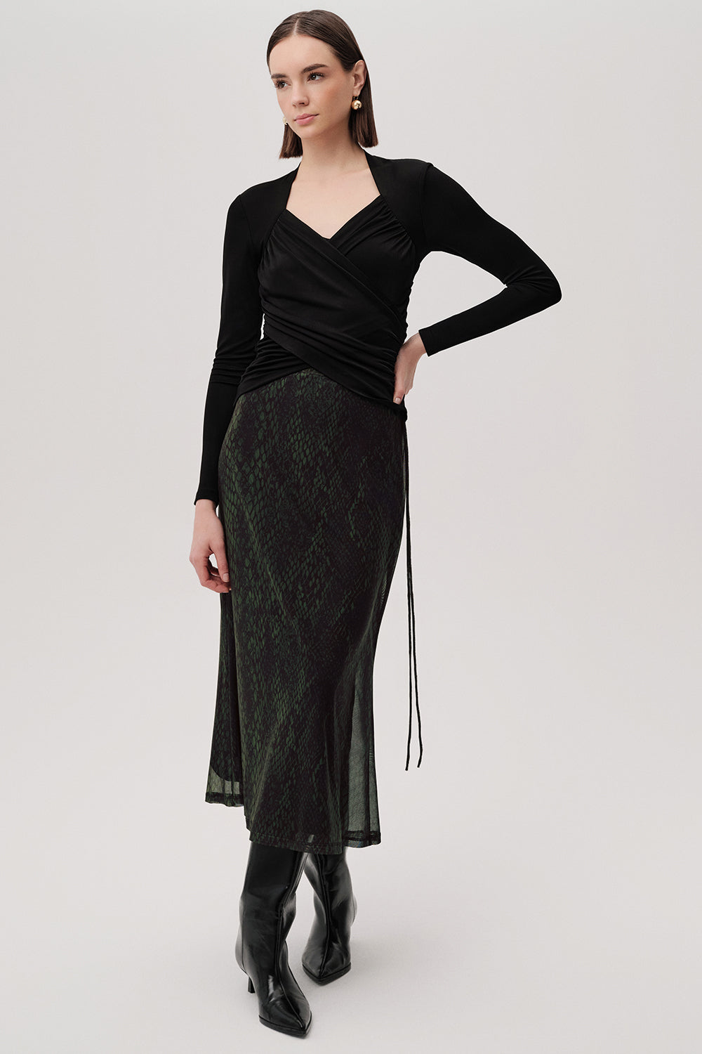 Exquise-Kruvaze Yaka Drapeli Uzun Kollu Slim Fit örme Siyah Bluz-BLUZ-5-Milagron.com