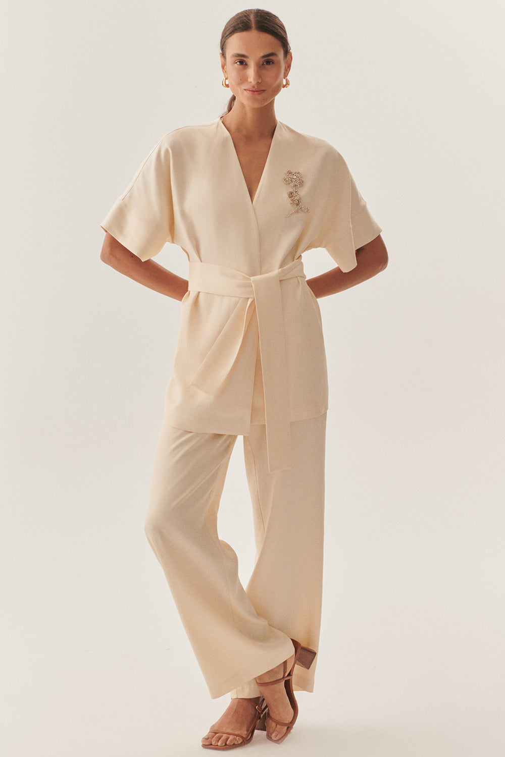 Exquise-Kruvaze Yaka Yarasa Kol İşleme Detaylı Rahat Kalıp Bej Ceket-Ceket-2-Milagron.com