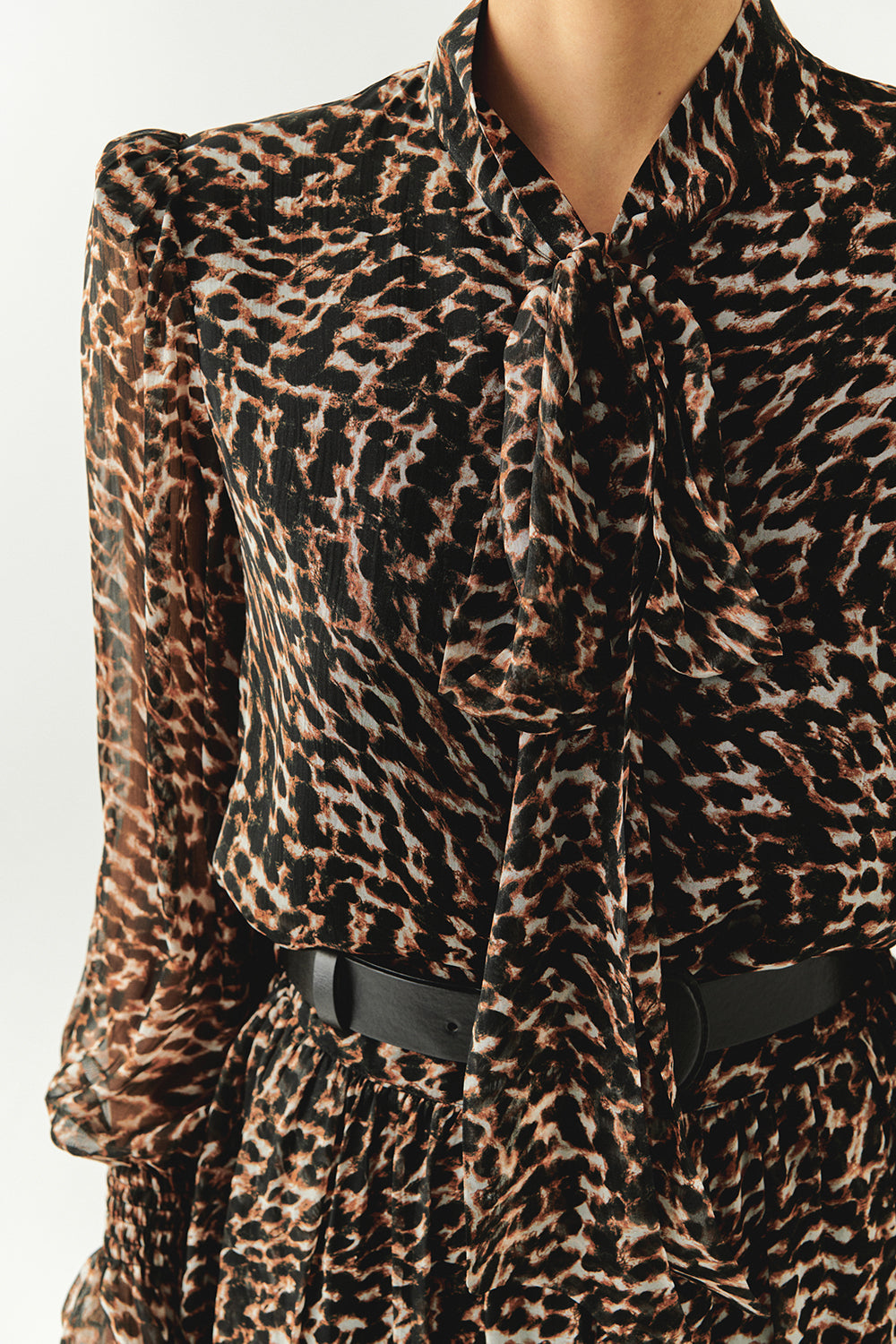 Exquise-Leopar Desen Fular Yakalı Astarlı Regular Bluz-BLUZ-5-Milagron.com