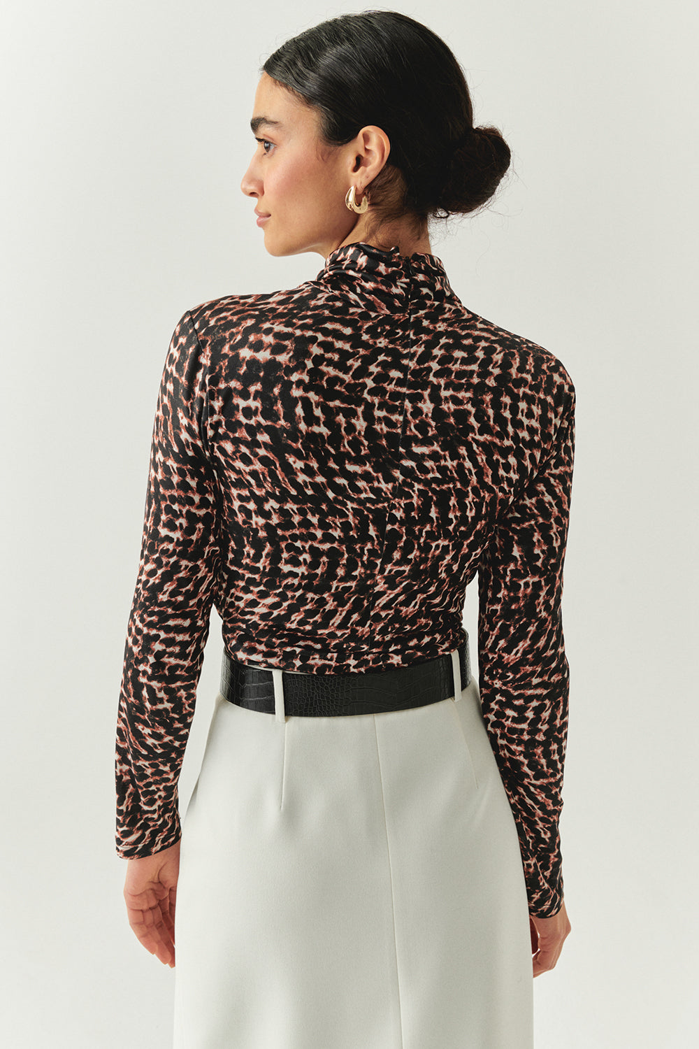 Exquise-Leopar Desenli Boğazlı Slim Fit Uzun Kollu Örme Bluz-BLUZ-3-Milagron.com