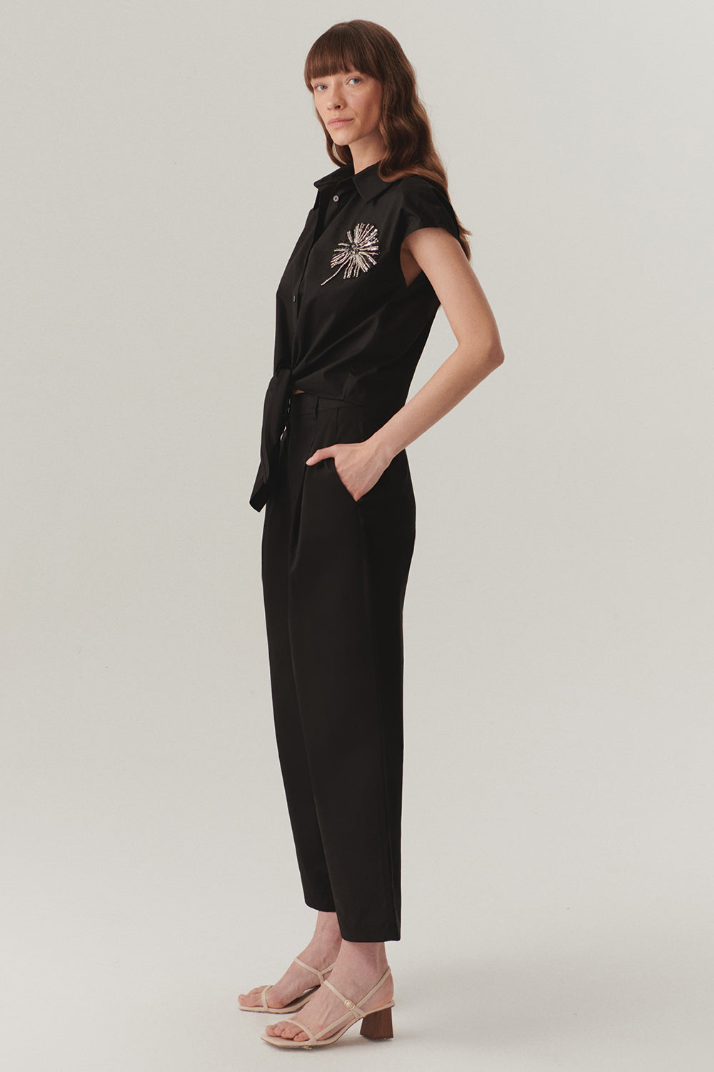 Exquise-Orta Bel Pamuklu Kumaş Bol Kesim Kısa Paça Siyah Pantolon-Pantolon-3-Milagron.com