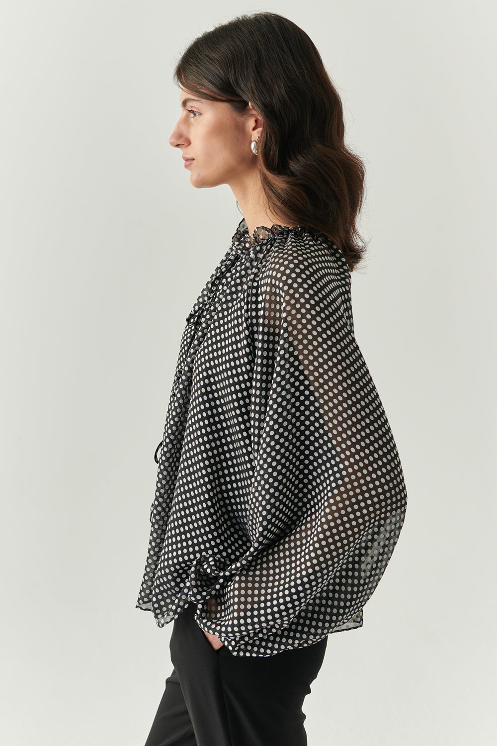 Exquise-Puantiyeli Uzun Kollu Bağcıklı Regular Gri Siyah Gömlek-GÖMLEK-3-Milagron.com
