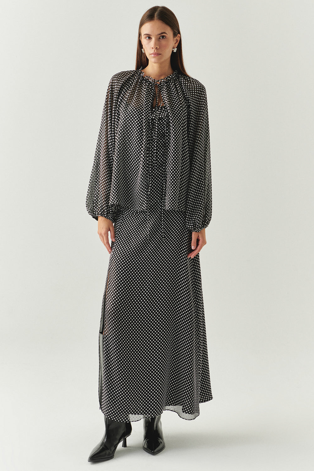 Exquise-Puantiyeli Uzun Kollu Bağcıklı Regular Gri Siyah Gömlek-GÖMLEK-5-Milagron.com