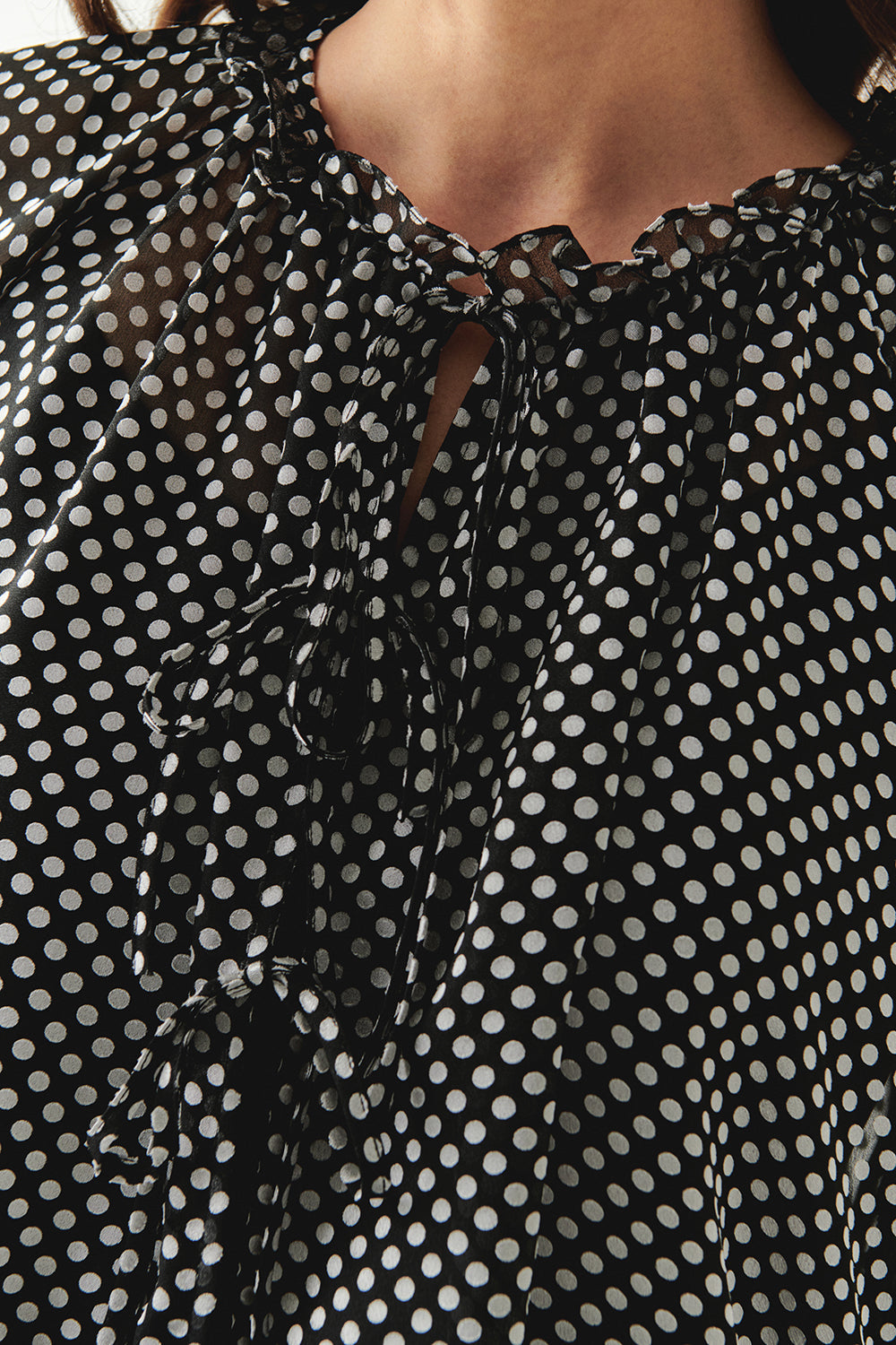 Exquise-Puantiyeli Uzun Kollu Bağcıklı Regular Gri Siyah Gömlek-GÖMLEK-6-Milagron.com