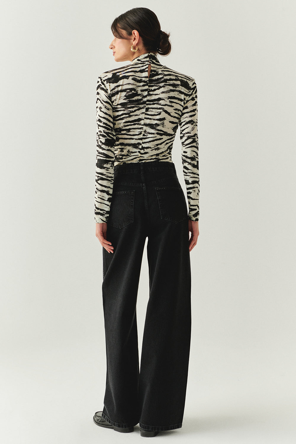 Exquise-Taş Detaylı Cepli Regular Geniş Paça Siyah Denim Pantolon-JEAN-3-Milagron.com