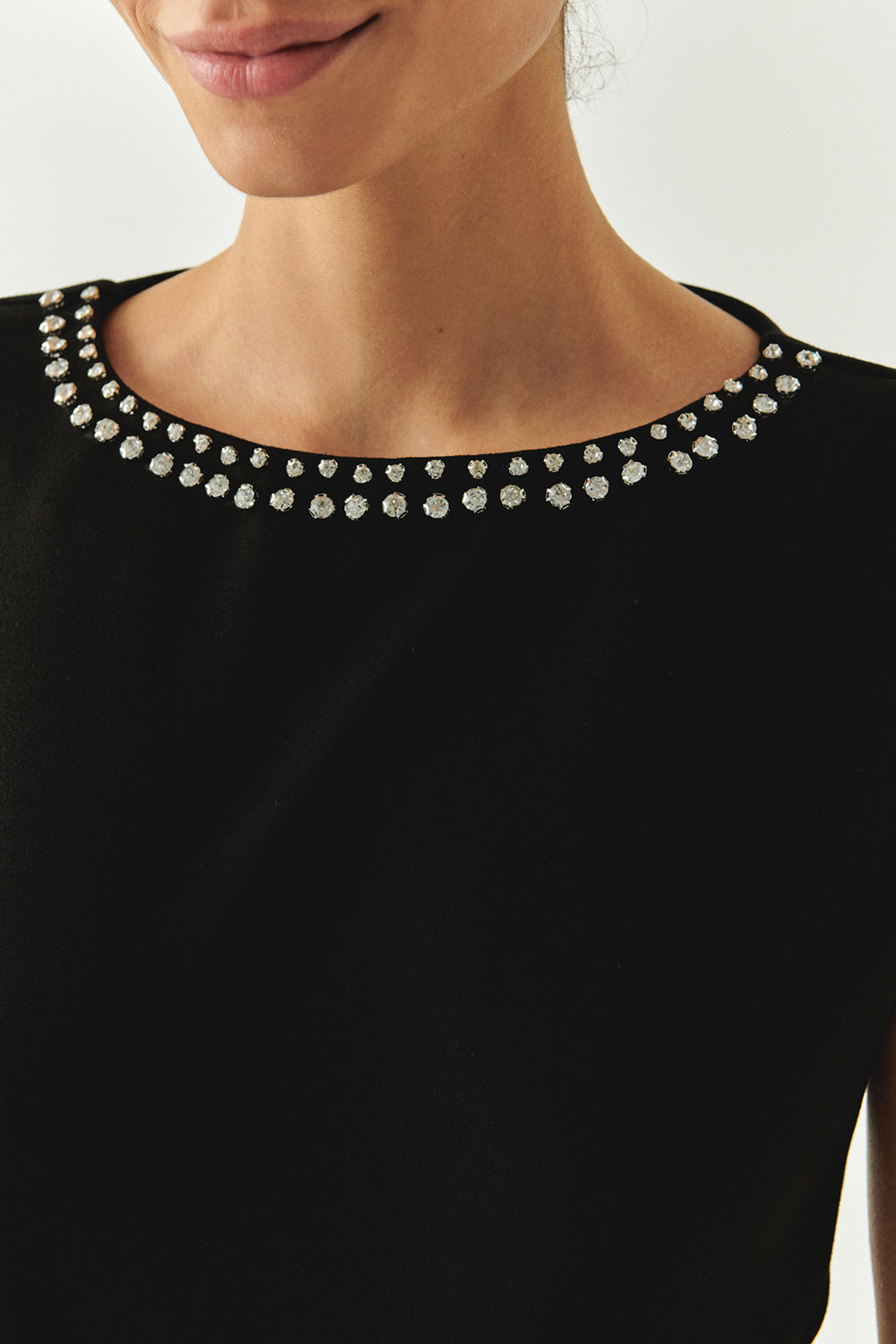 Exquise-Taş Detaylı Kayık Yaka Kolsuz Regular Siyah örme Bluz-BLUZ-5-Milagron.com