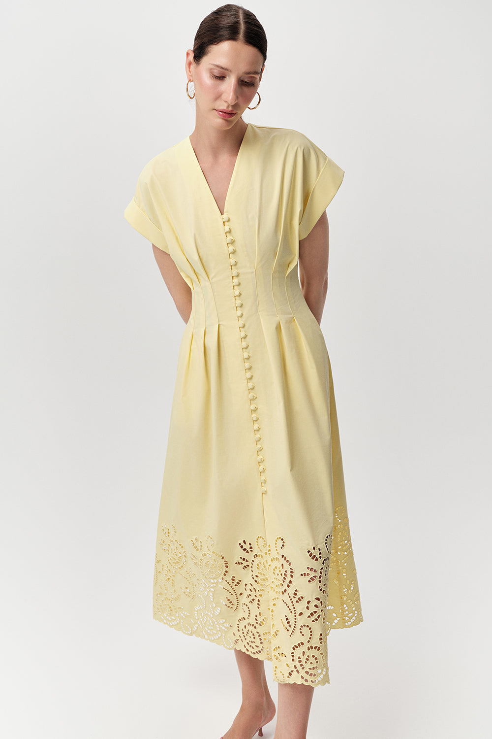 V Yaka Kısa Kollu Düğmeli Regular Midi Sarı Elbise