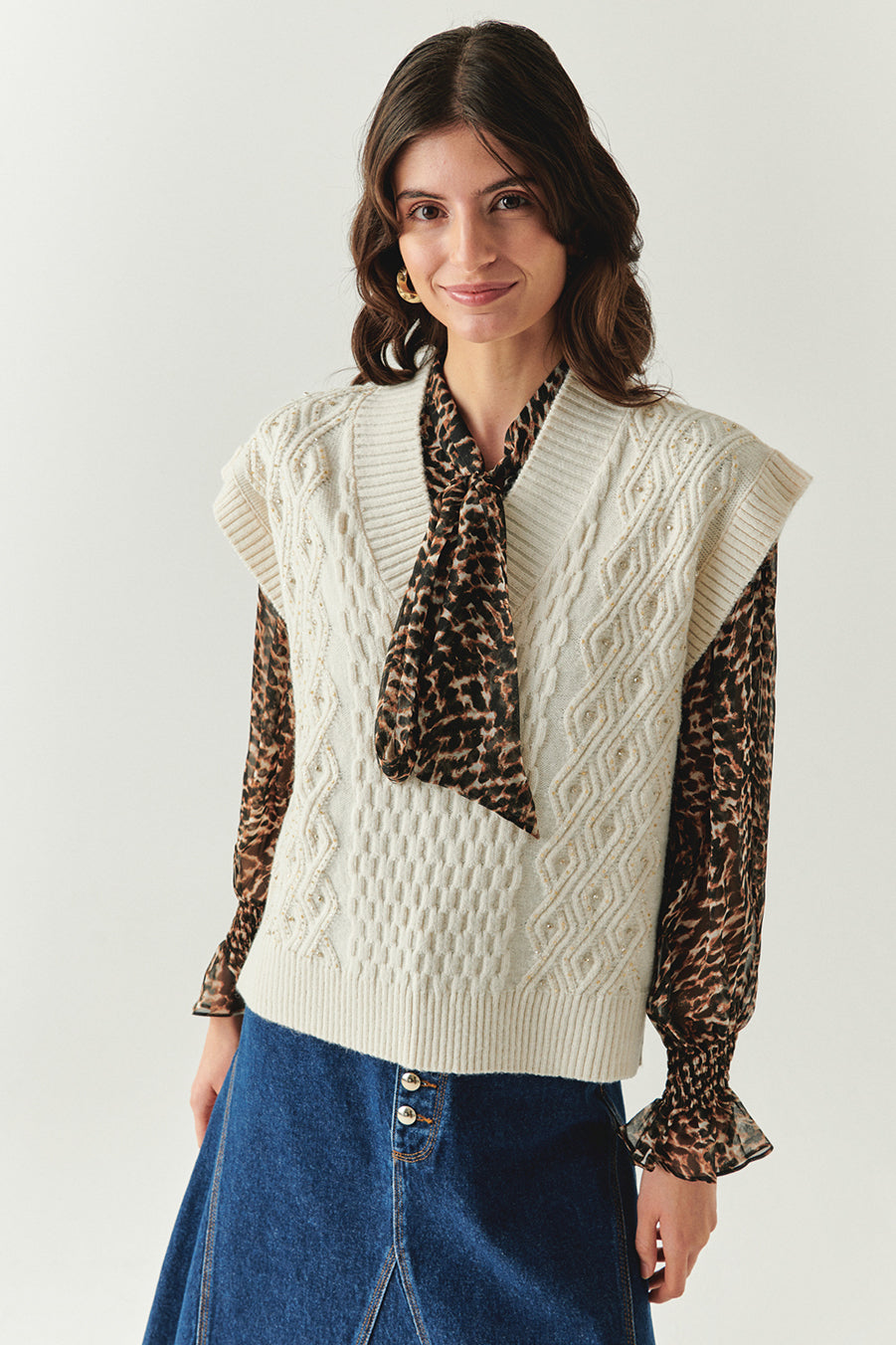 Exquise-V Yaka Taş İşlemeli Kolsuz Oversize Triko Ekru Süveter-SÜVETER-5-Milagron.com