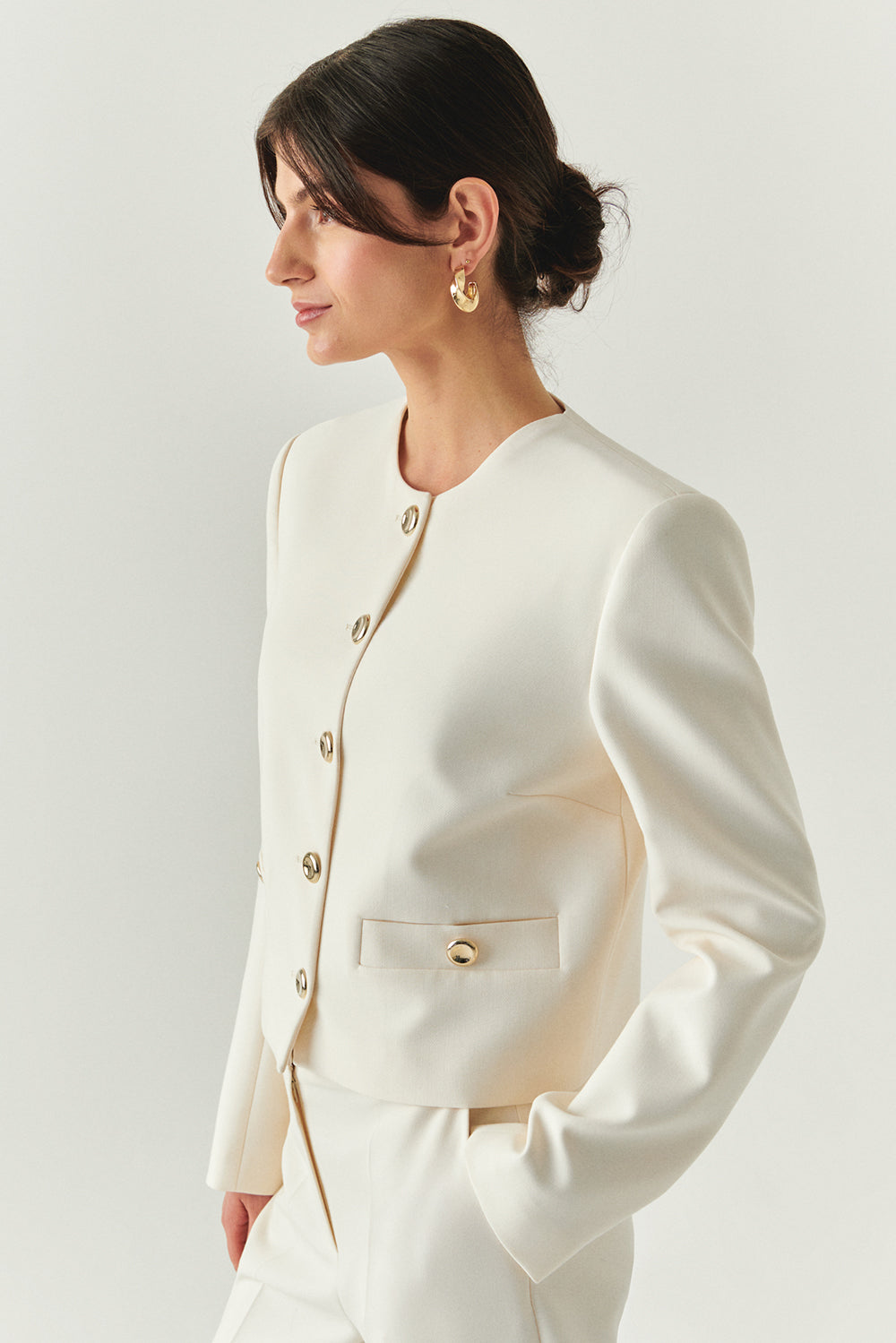 Exquise-Vatkalı Gold Düğmeli Uzun Kollu Kısa Regular Krem Ceket-CEKET-2-Milagron.com