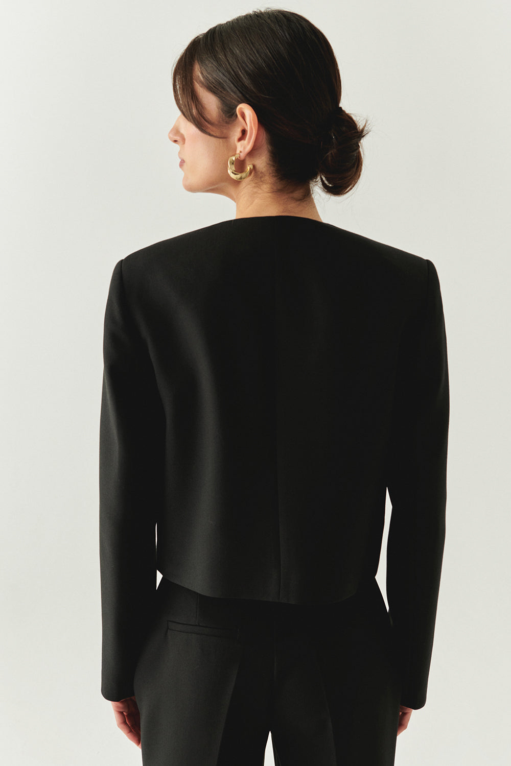 Exquise-Vatkalı Gold Düğmeli Uzun Kollu Kısa Regular Siyah Ceket-CEKET-3-Milagron.com