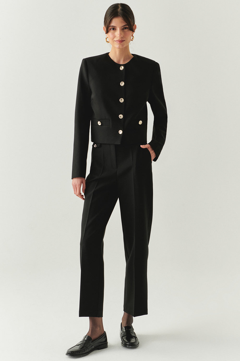 Exquise-Vatkalı Gold Düğmeli Uzun Kollu Kısa Regular Siyah Ceket-CEKET-5-Milagron.com