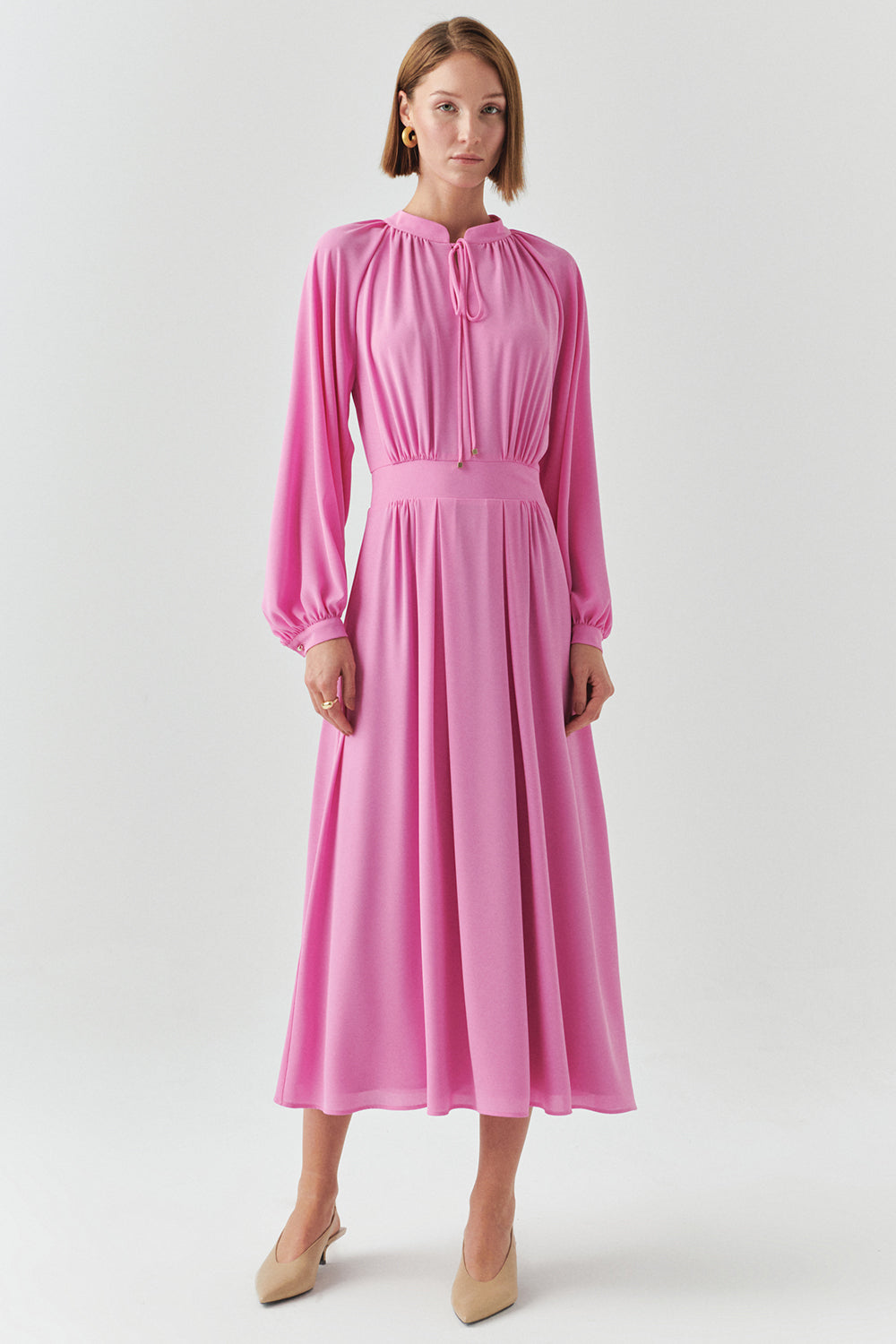 Exquise-Yakası Bağcıklı Bele Oturan Astarlı Regular Leylak Midi Elbise-ELBİSE-1-Milagron.com