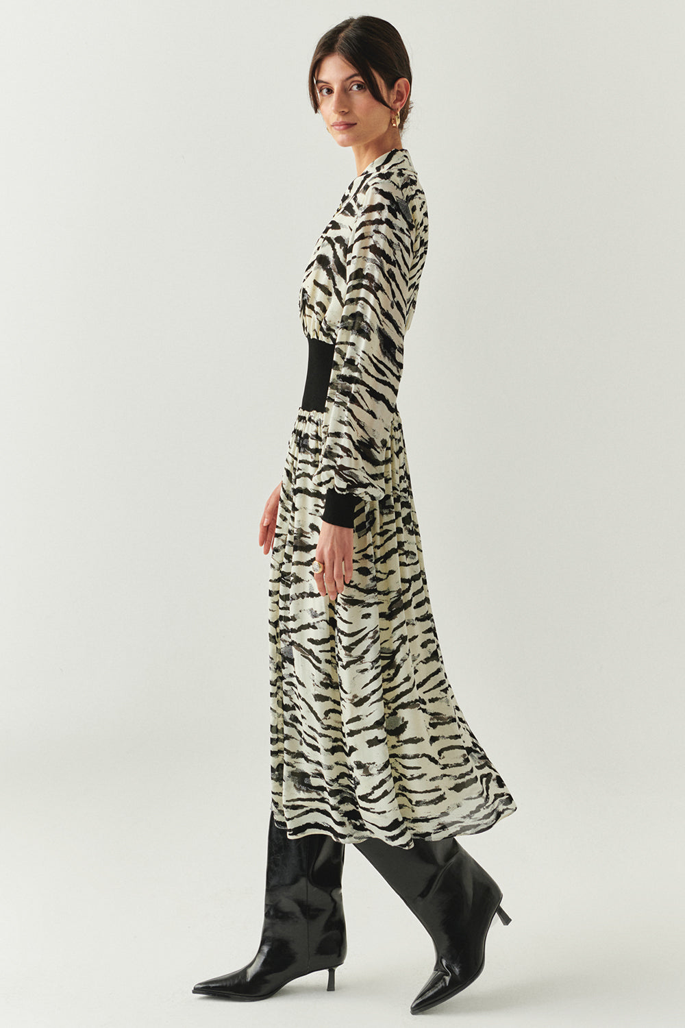 Exquise-Zebra Desenli Beli Ribanalı Regular Astarlı Midi Siyah Kemik Elbise-ELBİSE-2-Milagron.com