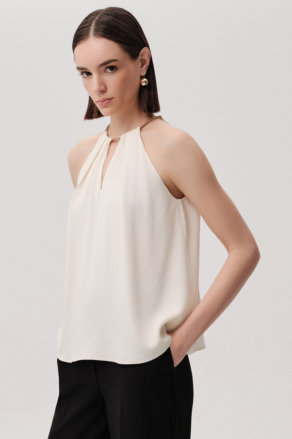 Exquise-Zincir Detaylı Halter Yaka Regular Krem Bluz-BLUZ-2-Milagron.com