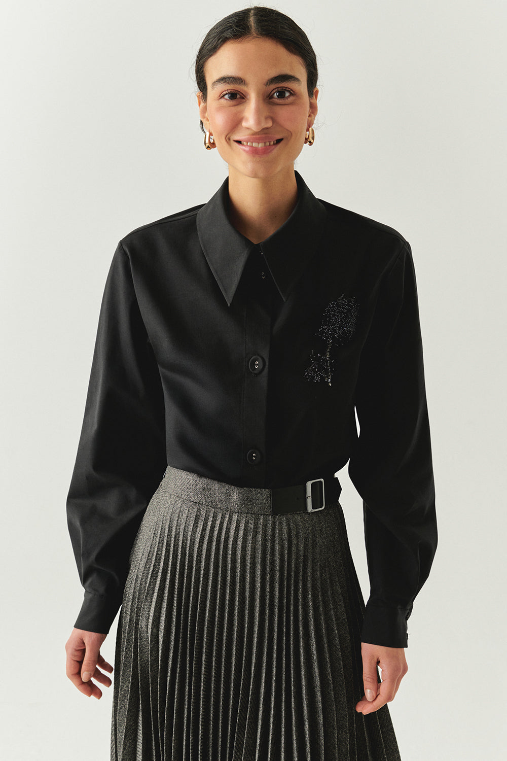 Exquise-çiçek İşlemeli Uzun Kollu Regular Siyah Gömlek-GÖMLEK-1-Milagron.com