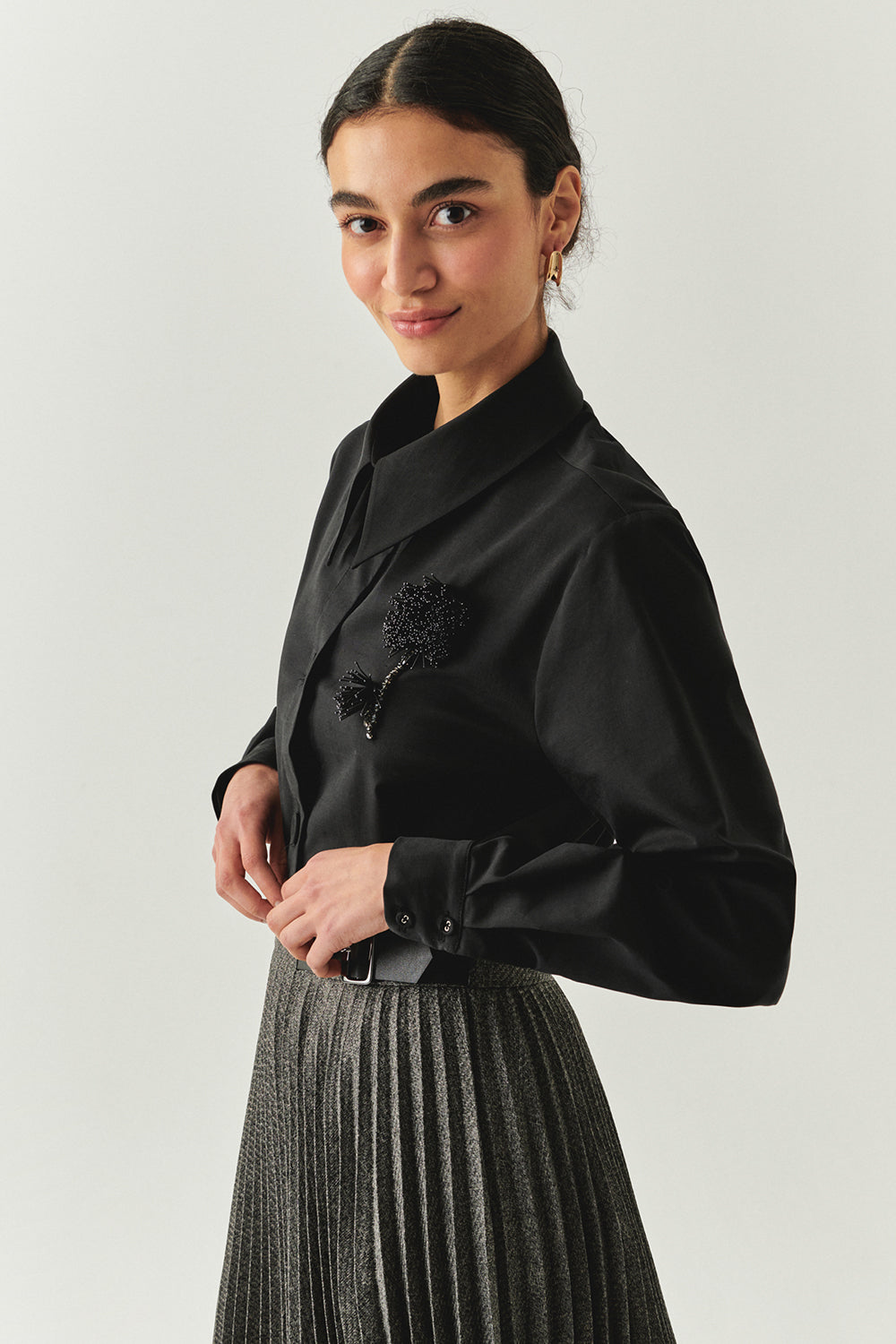 Exquise-çiçek İşlemeli Uzun Kollu Regular Siyah Gömlek-GÖMLEK-2-Milagron.com